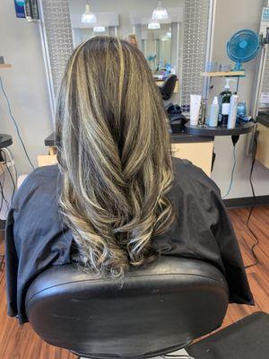 Highlights, haircut and blow style