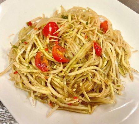 Tum Mak Hoong (Spicy Papaya Salad)