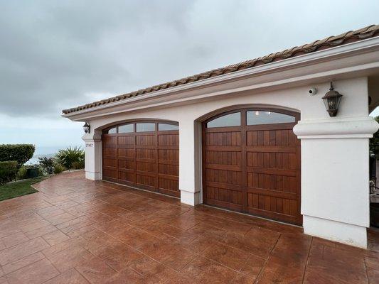 Custom Stain Grade Carriage House Garage Door LP Bead Board in Clear Western Red Cedar (Light) "V" Groove & Clear Glass Arched Windows