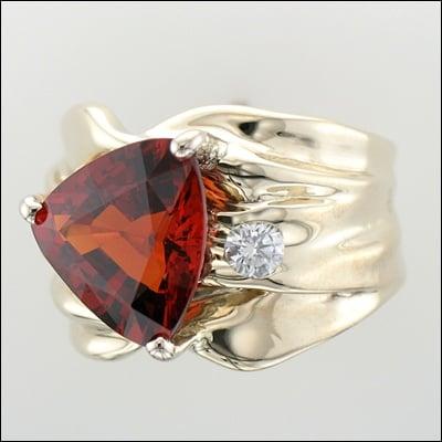 Micky Roof Wrinkle Ring with Spessartite Garnet and diamond - beeeeeeautiful.