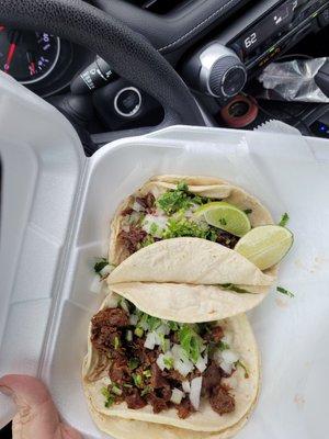 Tacos de cabeza (head) y tripas (tripe)