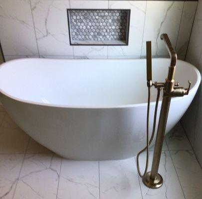 Free standing tub and faucet installation