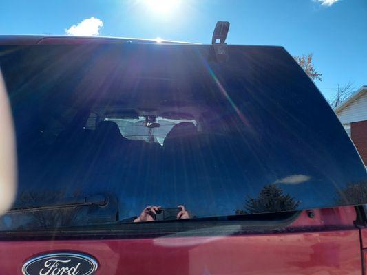 Broken tailgate window hinge