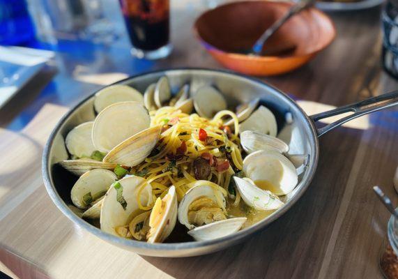 Linguine and clams