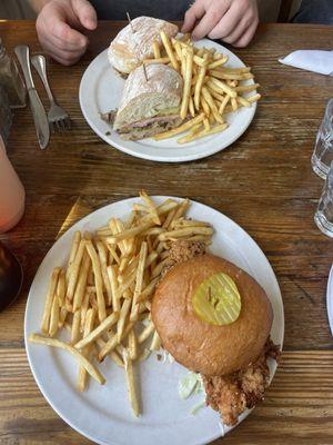 FRIED CHICKEN SANDWICH