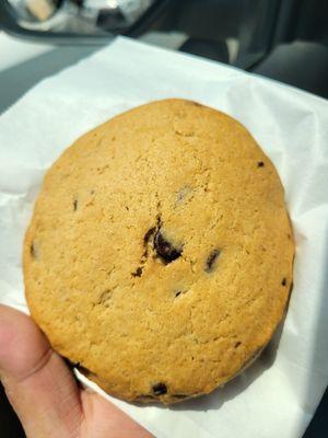 Jumbo Chocolate Chip Cookie