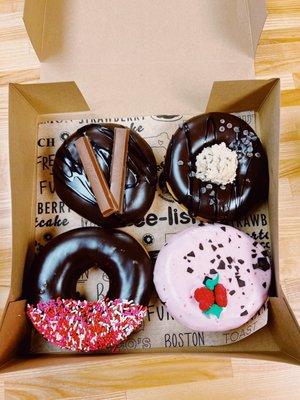 Box of 4 doughnuts