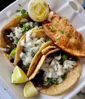 Food Truck at 734 - mushroom tacos and mushroom empanada