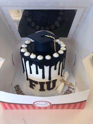 FIU graduation cake