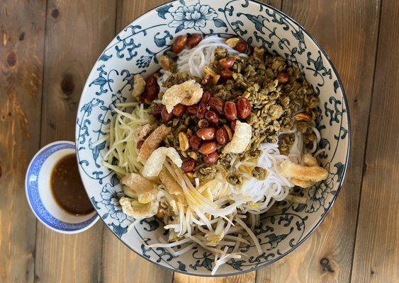 Baby clam vermicelli bowl