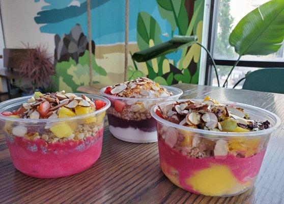 Build your own acai bowls!!