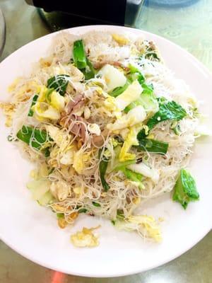 Pan fried noodles with pork