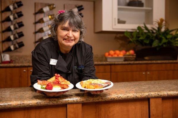 Enjoy delicious and healthy meals, enriching activities, exciting outings, person-centered care at Carlton Senior Living.