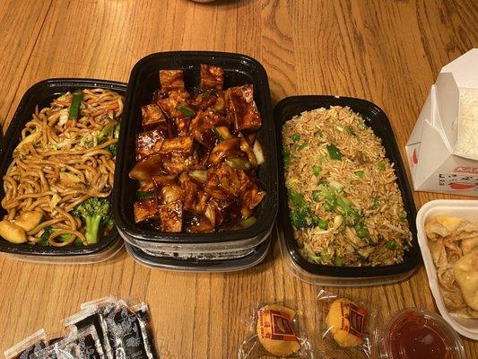 Szechuan Bean Curd Vegetable Lo Mein Vegetable Fried Rice Cream Cheese Puffs (8)