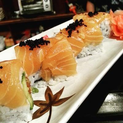 Blackjack roll - Eel and avocado, topped with salmon and caviar