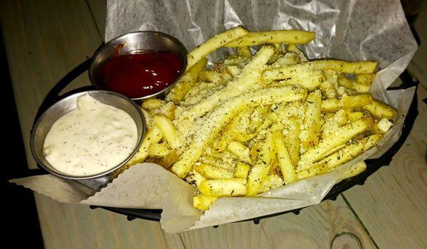 Garlic parmesan fries