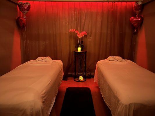 Valentine's Day Luxury couple room and warm table !