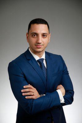 Meet our managing attorney, Navid Barahmand. Mr. Barahmand has dedicated his career to practicing employment and lemon law.