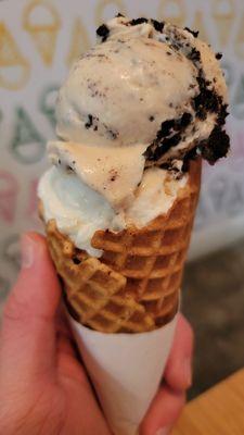 PB Cookies & Cream and Happy Wife split-scoop in a brown butter brown sugar waffle cone: Close-up scoop shot!