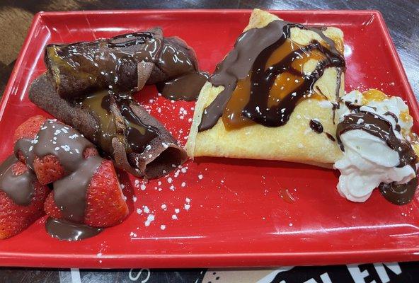 Chocolate And vanilla crepes !