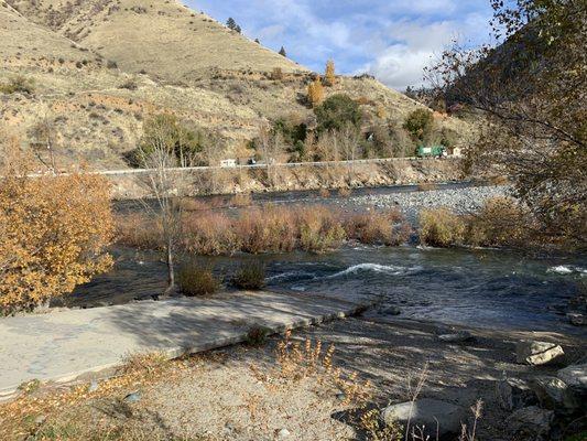 Ramp for river rafting.