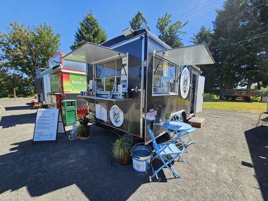 Between Arreola's Kitchen and the Turkish Cuisine pods