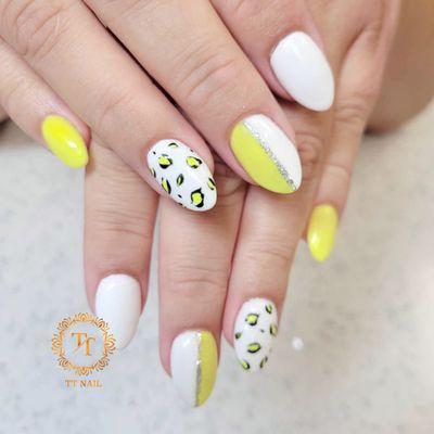 white and yellow nails