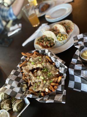 Poutine and Veggie Tacos (3)