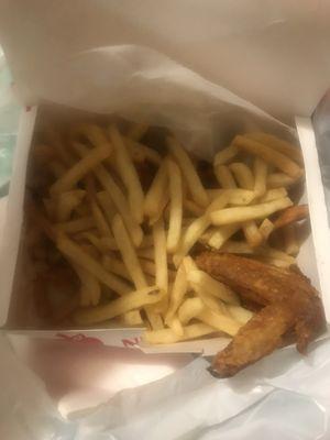 4 Pieces Chicken Wings with fries