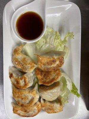 Fired pork dumplings