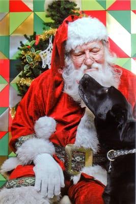 Santa is coming to Draper Animal Hospital!: Dec. 13, 11 am - 1 pm; professional photographer present; bring your pet & child.