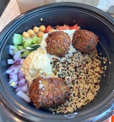 Falafel Bowl with quinoa