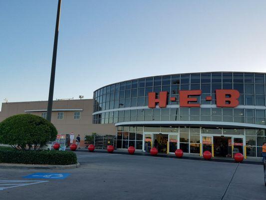 Heb! I need somebody! Heb! Not just anybody!