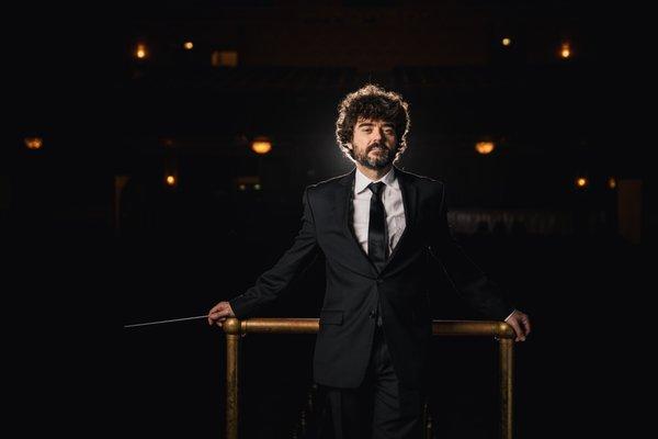 Mansfield Symphony Conductor, Octavio Mas-Arocas at Renaissance Theatre