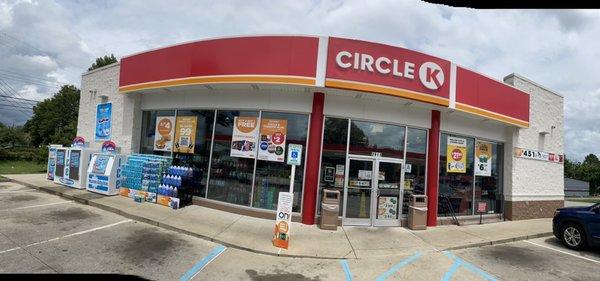 The store is not actually round. I was fooling around with a panoramic shot.