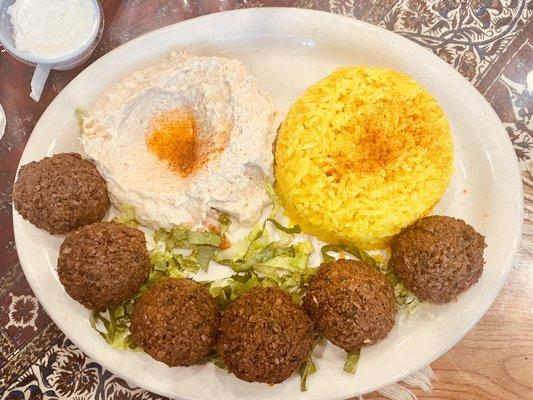 Veggie falafel plate