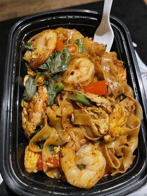 Drunken noodles + shrimp