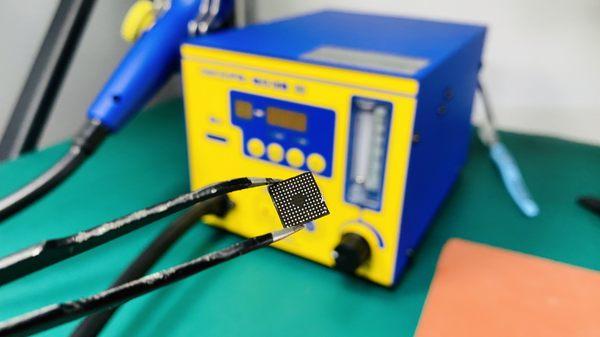 microsoldering Hakko system