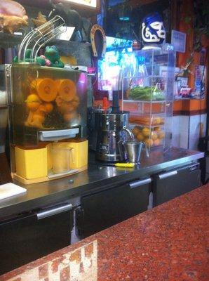 Fresh juice station