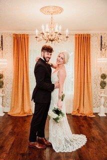 Weddings in Nashville, photo credits of Anna & Brett go to Good Day Photography!