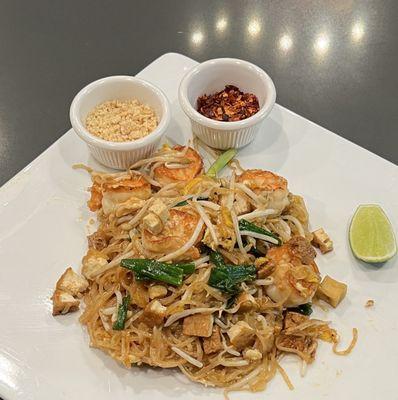 Pad Thai with shrimp