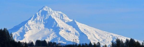 Even though it's in a different state, Mt Hood looks tantalizingly close