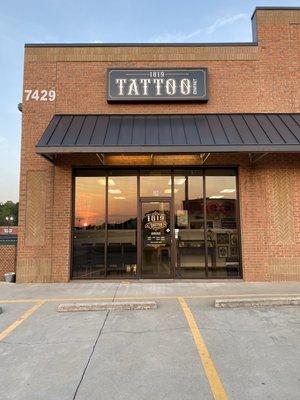 Exterior of 1819 Tattoo Co. in Flowery Branch