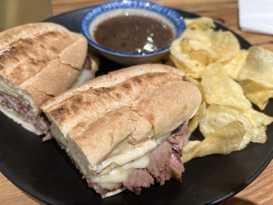 Roast beef sandwich with Ajou sauce