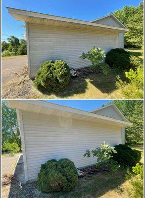 Brighten your home's exterior with our house wash service. See the transformation! Contact us for a free estimate. #HouseWash