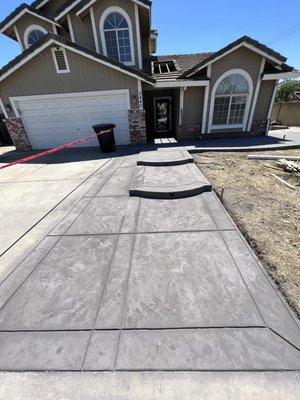 Stamped concrete with color release on top