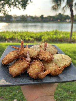 Camarón con tostones de pana