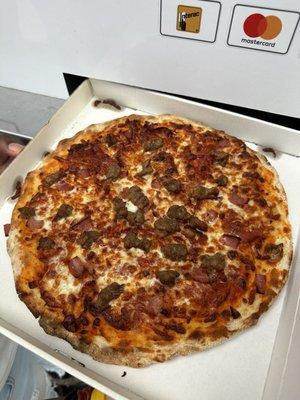 Meat lovers pizza(hot)