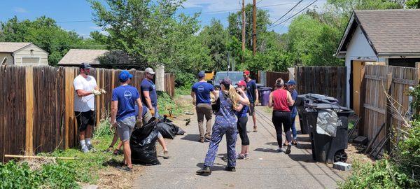 Thrive volunteering for Extreme Community Makeover!