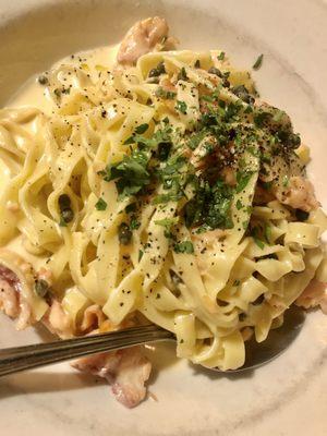 Fettuccine Salmone e Capperi